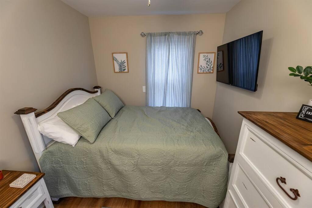 The Cardinal Nest A Cozy Cottage On Main St Saint Charles Esterno foto